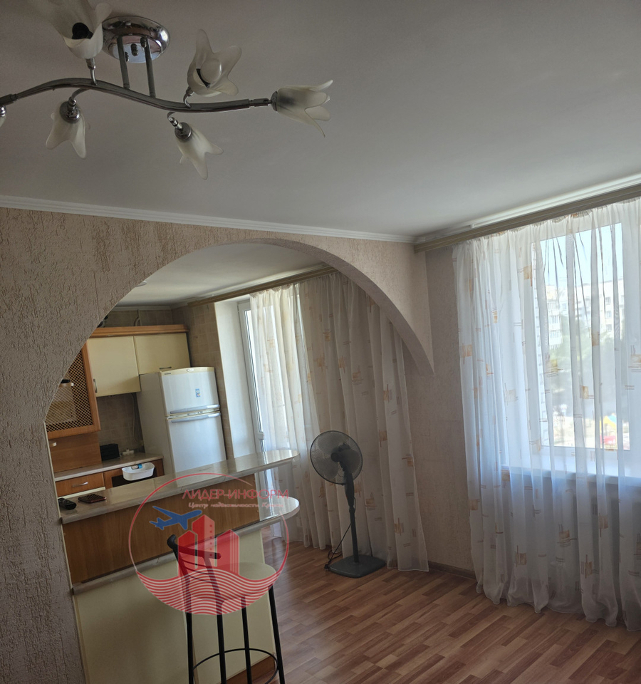 квартира г Евпатория микрорайон Универсам ул им.60-летия ВЛКСМ 32 фото 3