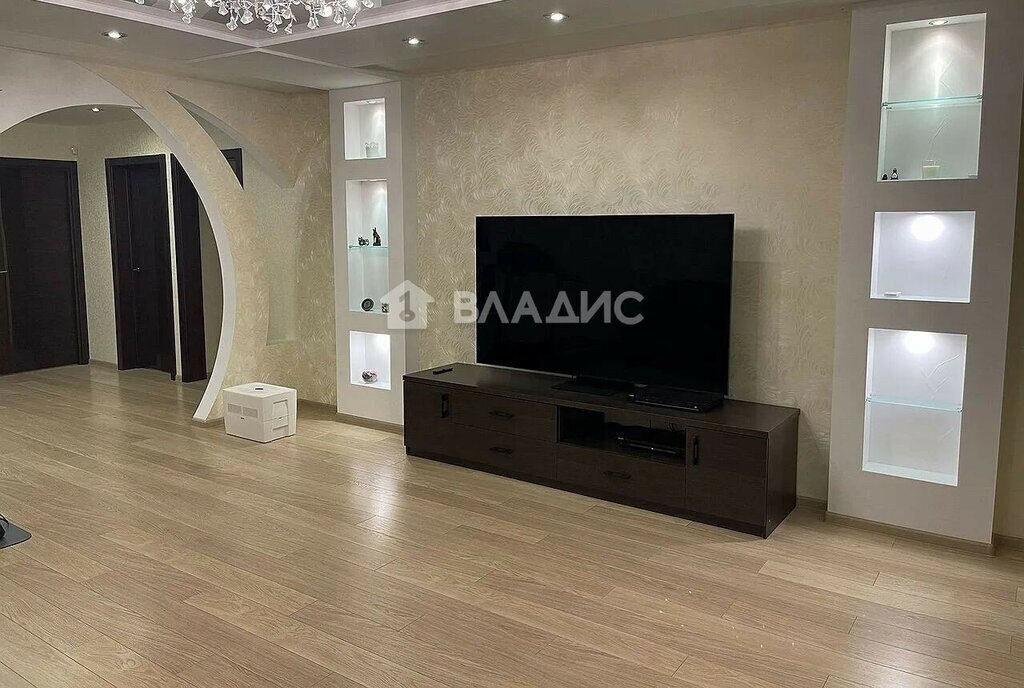 квартира р-н Нижнекамский г Нижнекамск ул Чишмале 19 фото 2