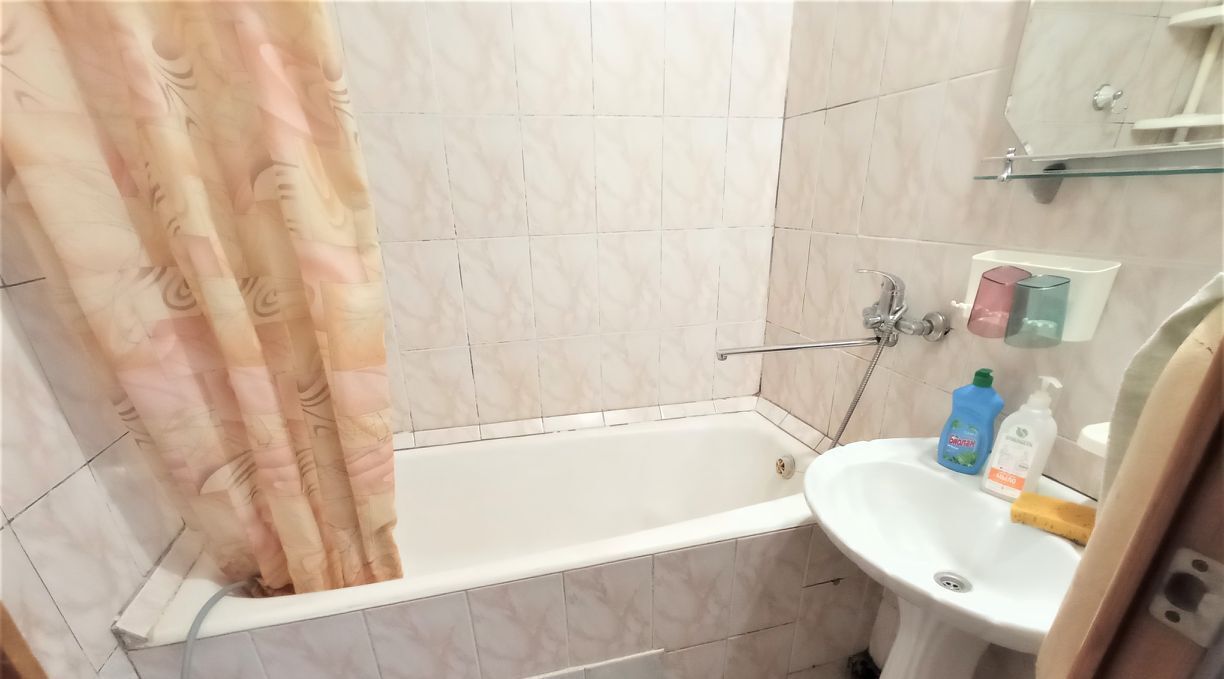 квартира г Волгоград р-н Дзержинский ул Космонавтов 45а фото 15