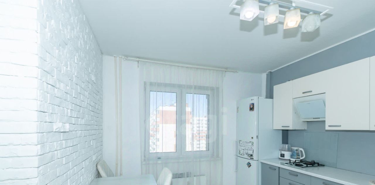 квартира г Омск р-н Центральный ул Завертяева 18/5 фото 11