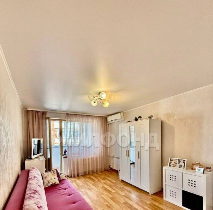 квартира г Тольятти р-н Автозаводский ул Автостроителей 7 фото 1