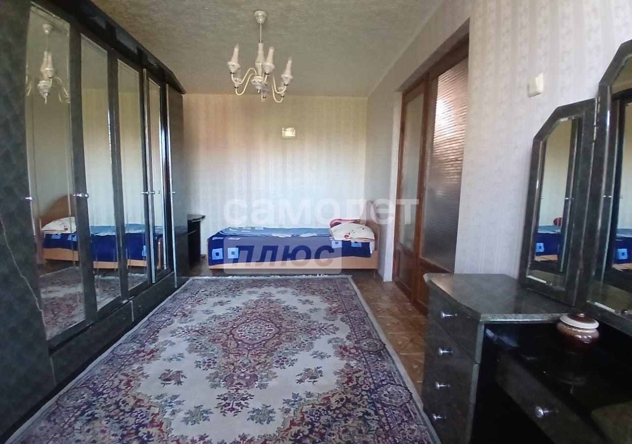квартира г Астрахань р-н Советский ул Ахшарумова 4 фото 1