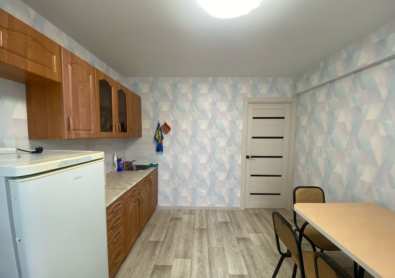 квартира г Омск р-н Кировский ул Дианова 8/2 Кировский АО фото 3