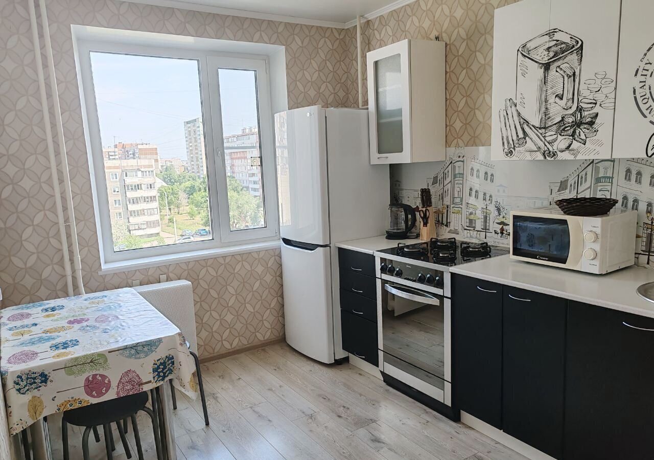 квартира г Магнитогорск р-н Орджоникидзевский ул Советская 221 фото 1