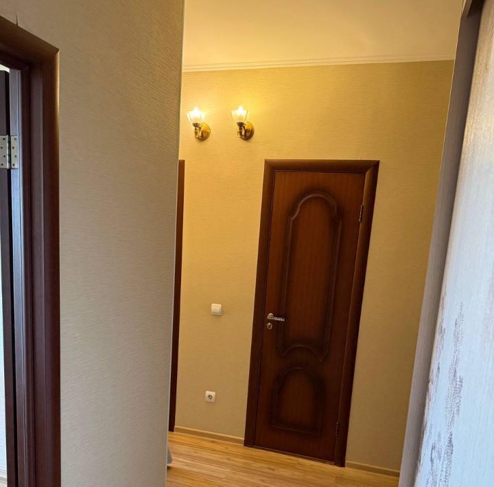 квартира г Сургут ул Ивана Захарова 2/1 квартал 30Б фото 9