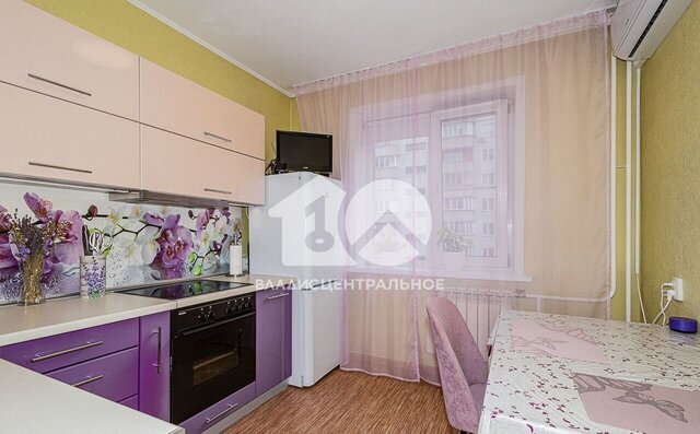 р-н Дзержинский Золотая Нива ул Есенина 8/5 фото