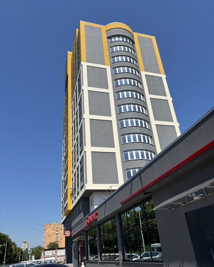 квартира г Тольятти р-н Автозаводский ул Фрунзе 2в фото 1