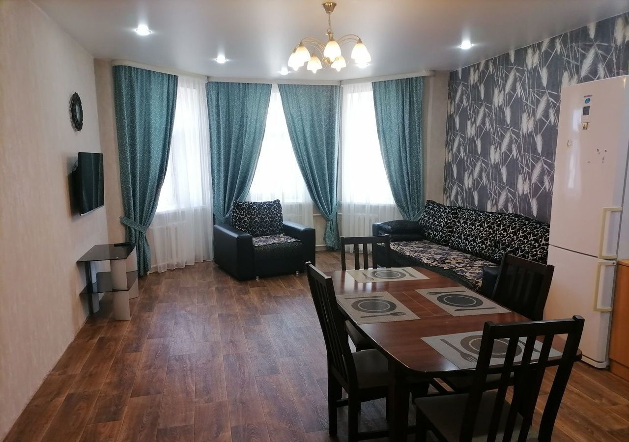 квартира г Тобольск мкр-н 7А, 27 фото 1