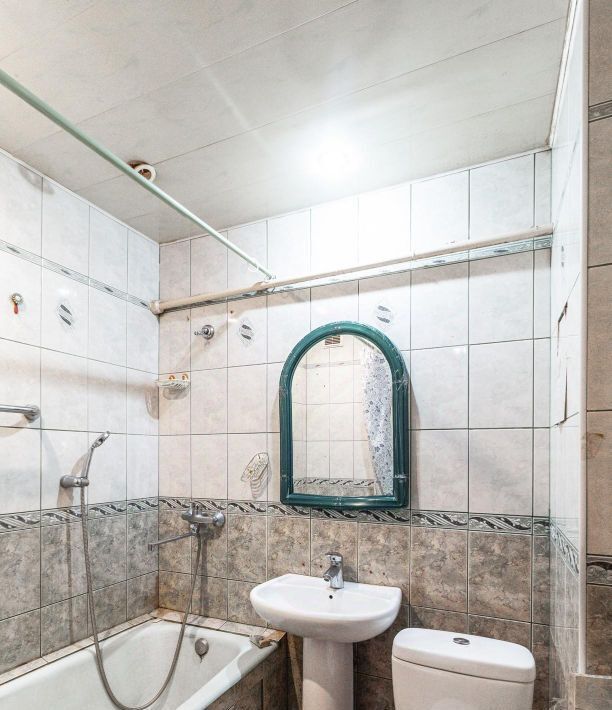 квартира г Омск р-н Кировский пр-кт Комарова 27/6 Кировский АО фото 6