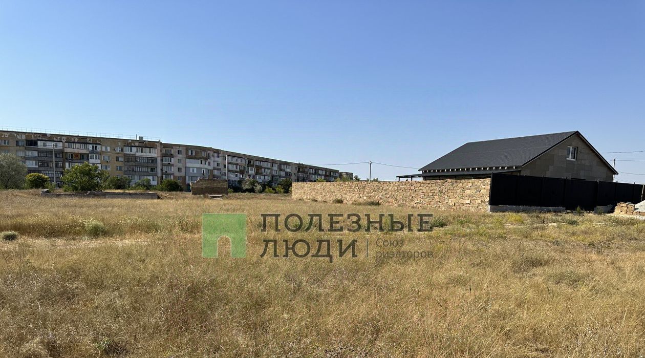 земля г Евпатория пгт Новоозерное пл. Центральная фото 16