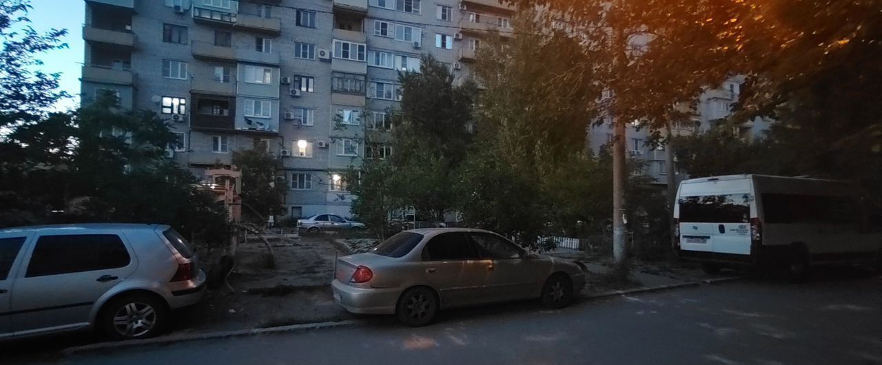 квартира г Астрахань р-н Ленинский ул Профсоюзная 8к/1 фото 2
