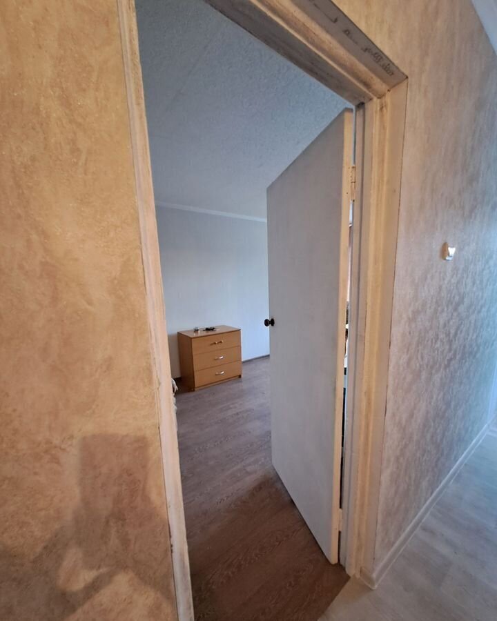 квартира г Омск п Чкаловский пр-кт Космический 105 р-н Октябрьский Октябрьский АО фото 3