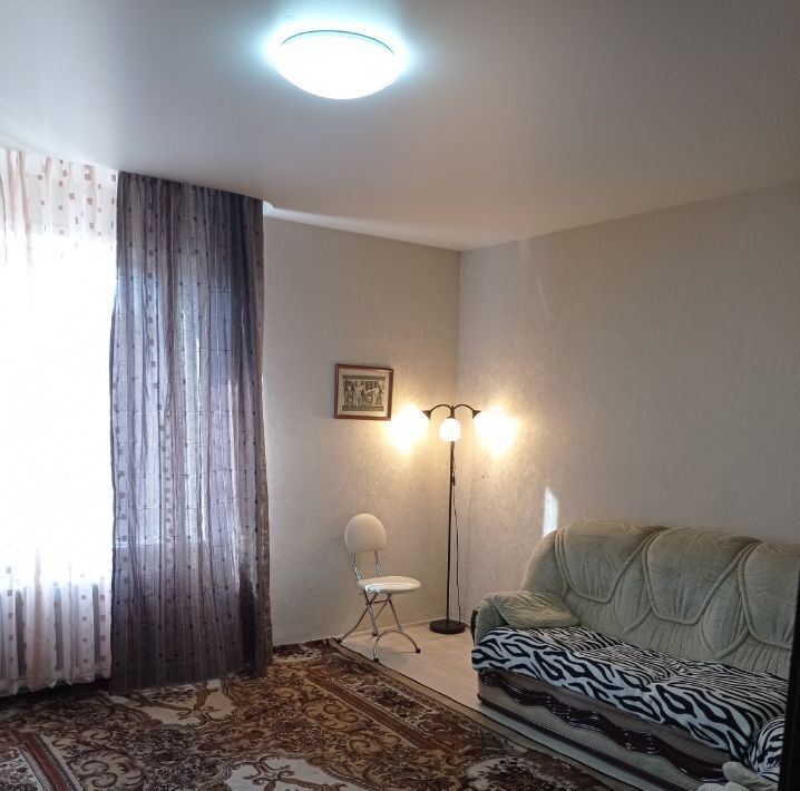 квартира г Новокузнецк р-н Центральный ул Кирова 17 фото 1