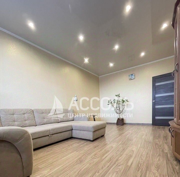 квартира г Омск р-н Октябрьский пр-кт Космический 20к/5 фото 1