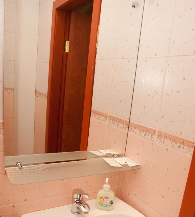 комната г Абакан пр-кт Дружбы Народов 16а фото 1