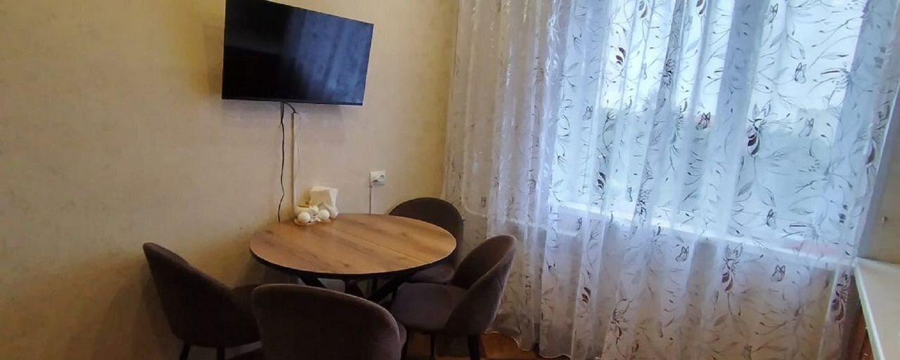 квартира г Тобольск 6-й мкр-н, 17А фото 3