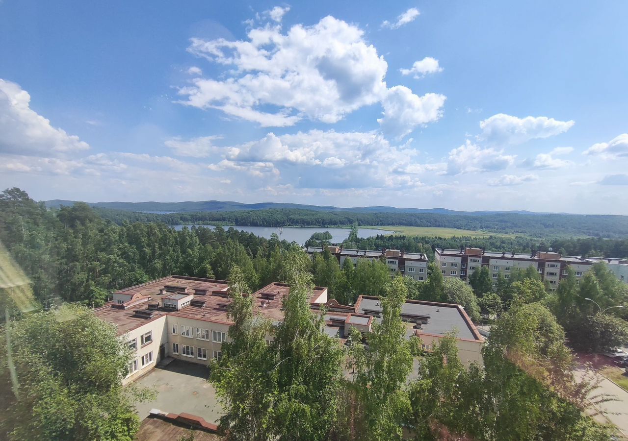комната г Новоуральск ул Чурина 14/2 фото 7
