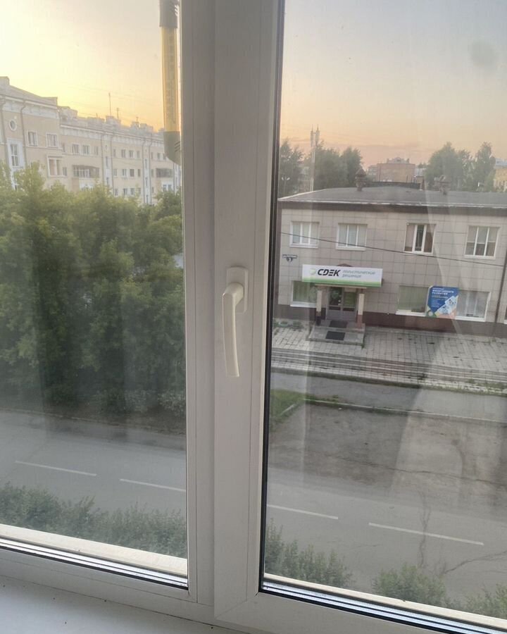 квартира г Нижний Тагил р-н Дзержинский ул. Патона, 2/25 фото 16
