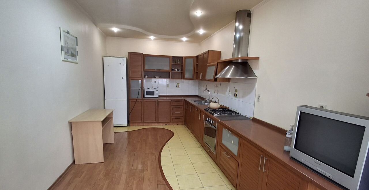 квартира г Астрахань р-н Кировский ул Бурова 10/1 фото 7