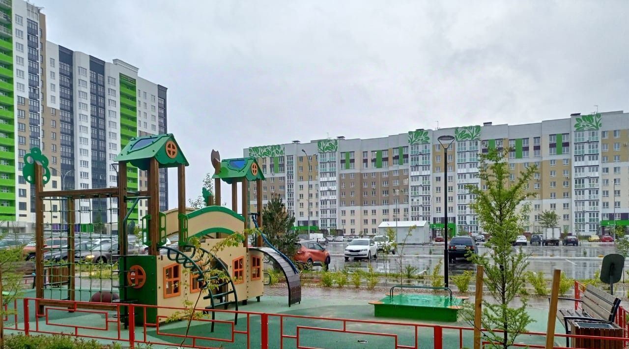 квартира г Брянск р-н Советский ул им А.Ф.Войстроченко 10 фото 2