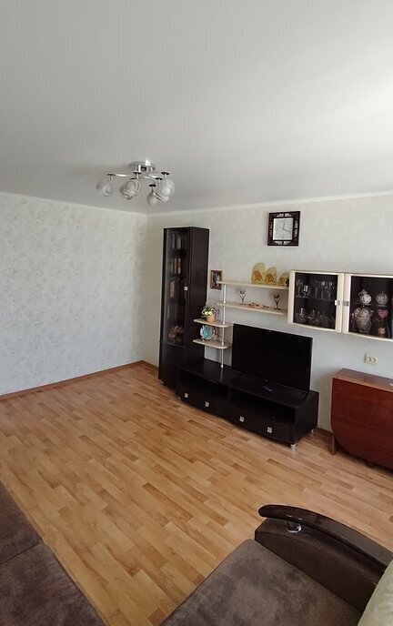 квартира р-н Нижнекамский г Нижнекамск ул Бызова 13 фото 4