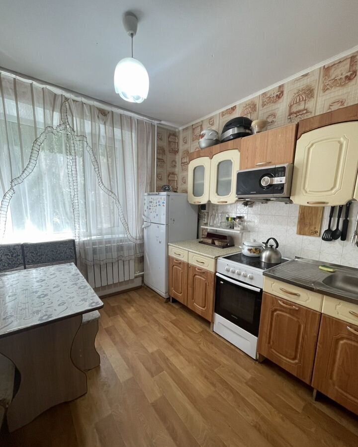 квартира г Тюмень р-н Ленинский ул 50 лет Октября 36а фото 2