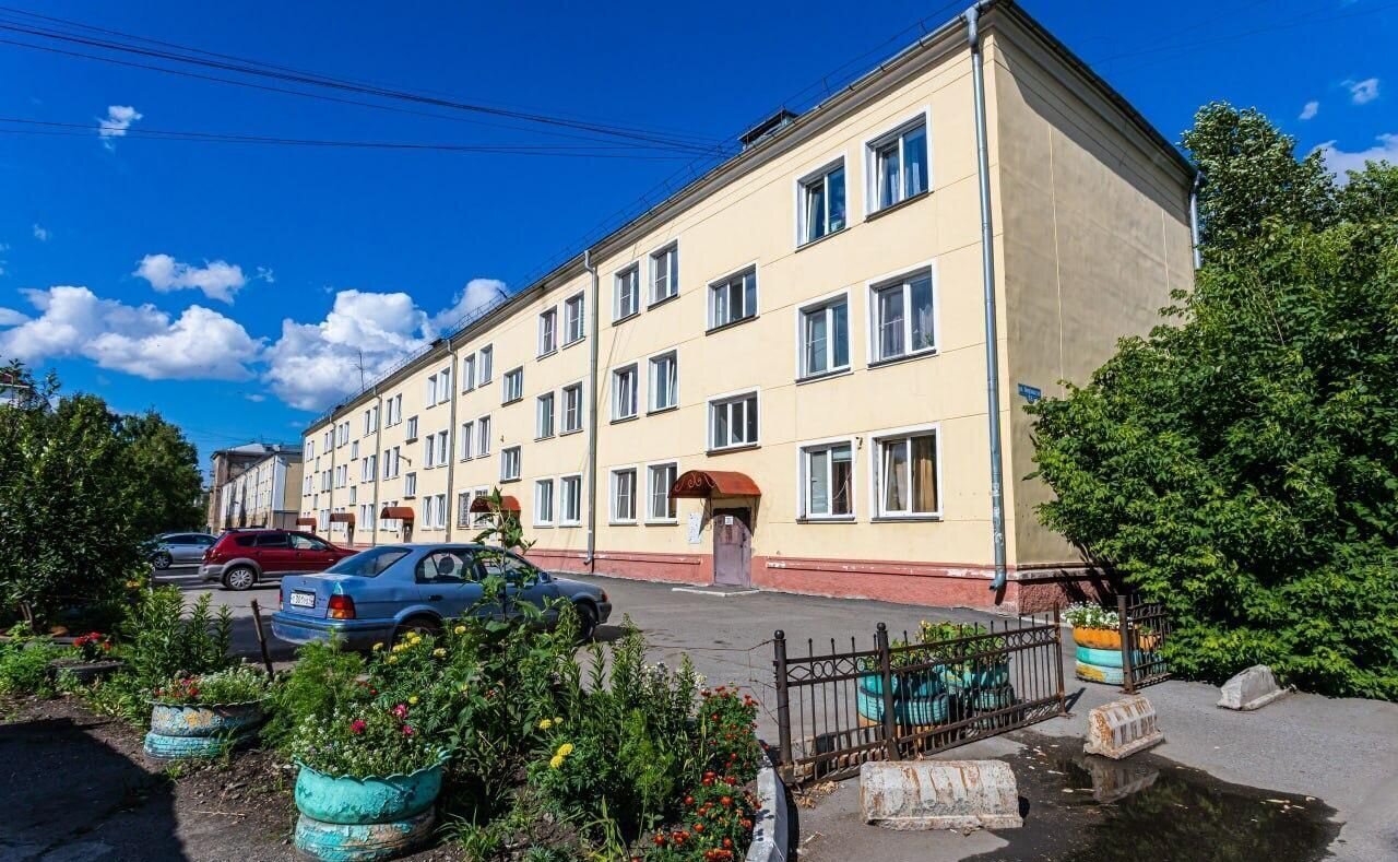 квартира г Новокузнецк р-н Центральный ул Энтузиастов 33 Кемеровская обл. — Кузбасс фото 1
