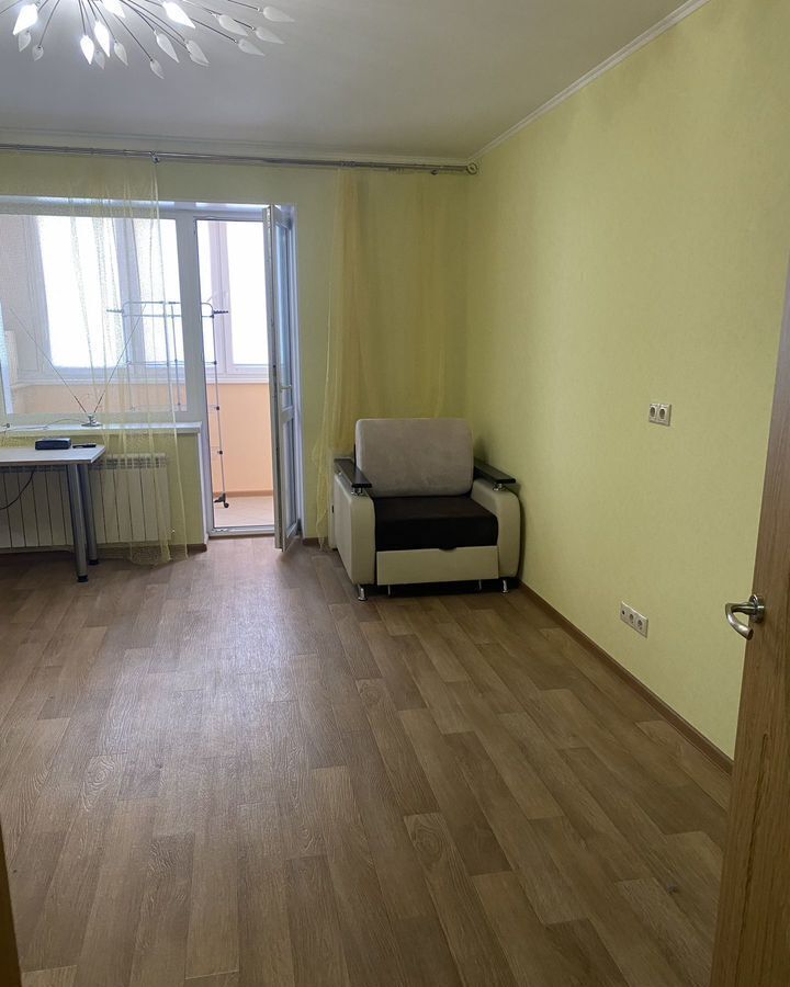 квартира г Саратов р-н Кировский ул им Зарубина В.С. 124/130 фото 2