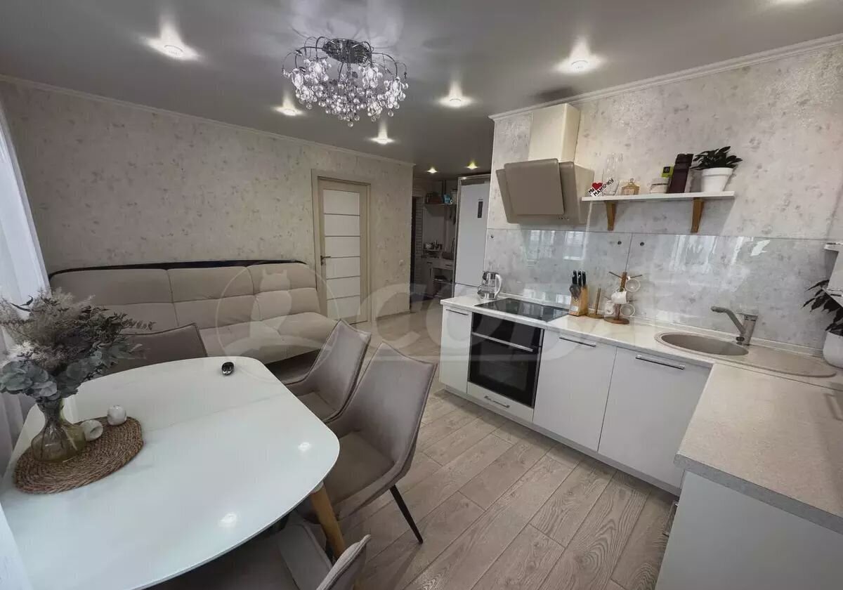 квартира г Тобольск 7-й мкр-н, 49А фото 2