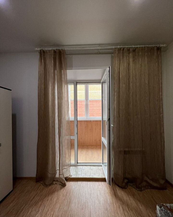 квартира г Омск р-н Кировский ул Перелета 33 фото 7