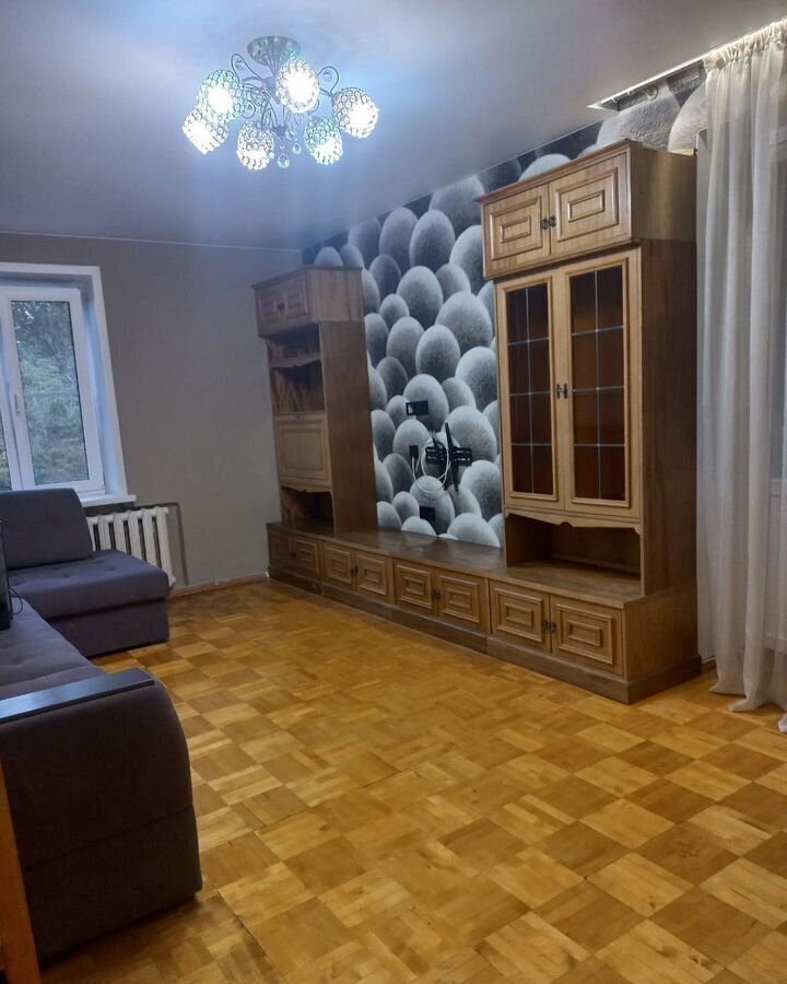квартира г Тольятти р-н Автозаводский 5-й квартал б-р Орджоникидзе 9 фото 2
