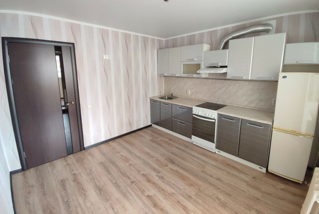 квартира г Брянск р-н Советский Бежицкая улица, 1к 8 фото 1