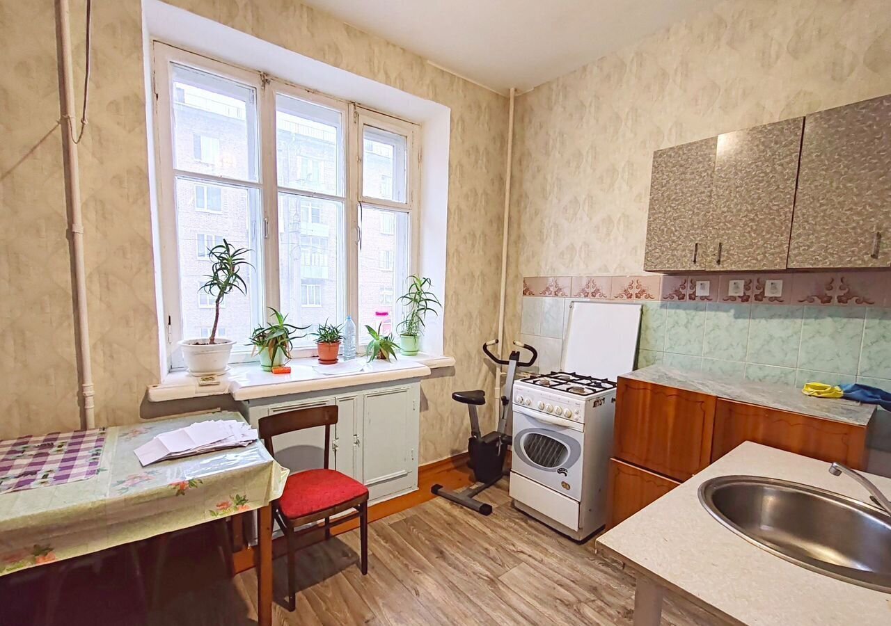 комната г Череповец р-н Индустриальный пр-кт Строителей 38 фото 1
