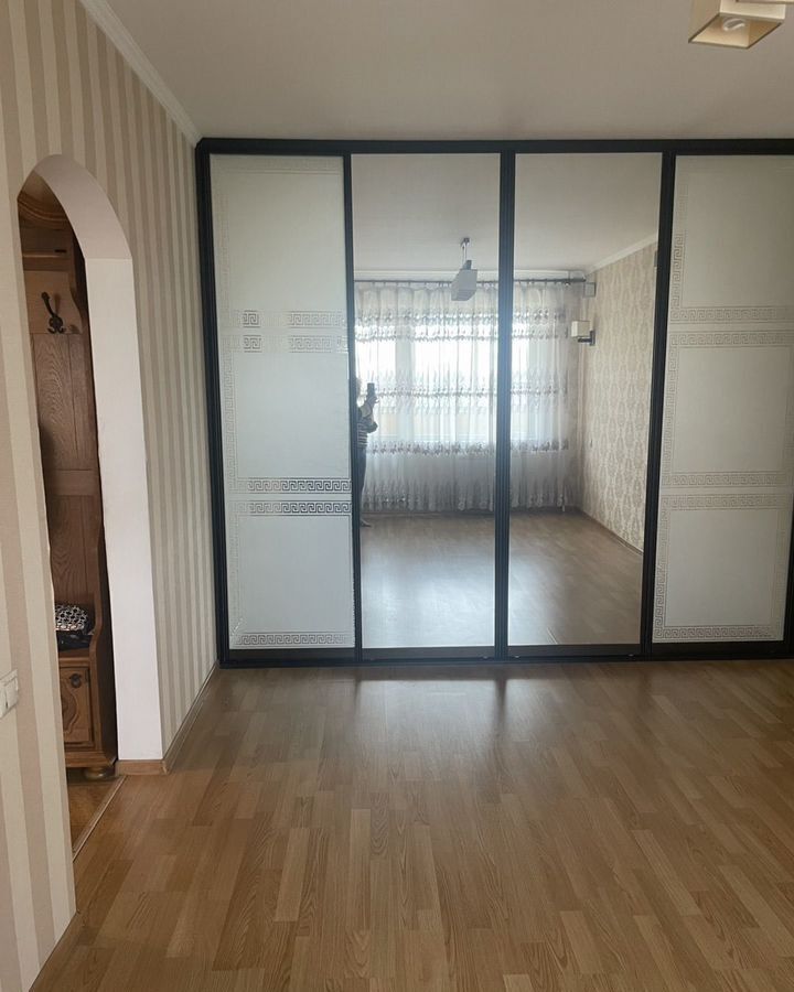 квартира г Новокузнецк р-н Центральный ул Тольятти 53 фото 1