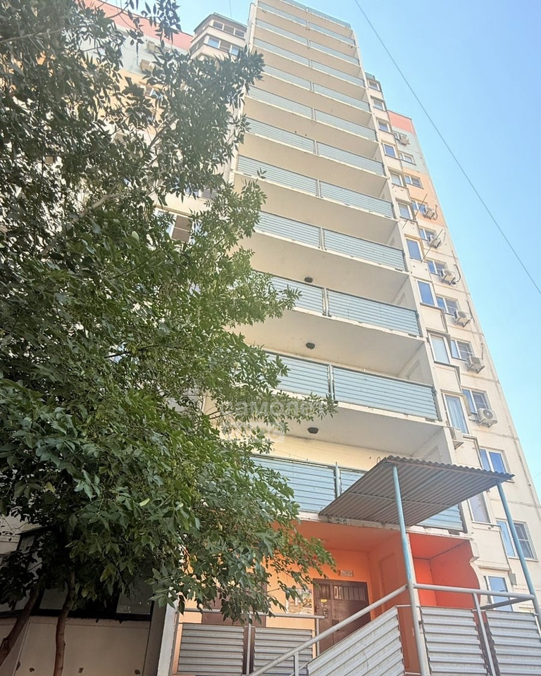 квартира г Астрахань ул Бабаевского ул Бульварная 10 м-н фото 1