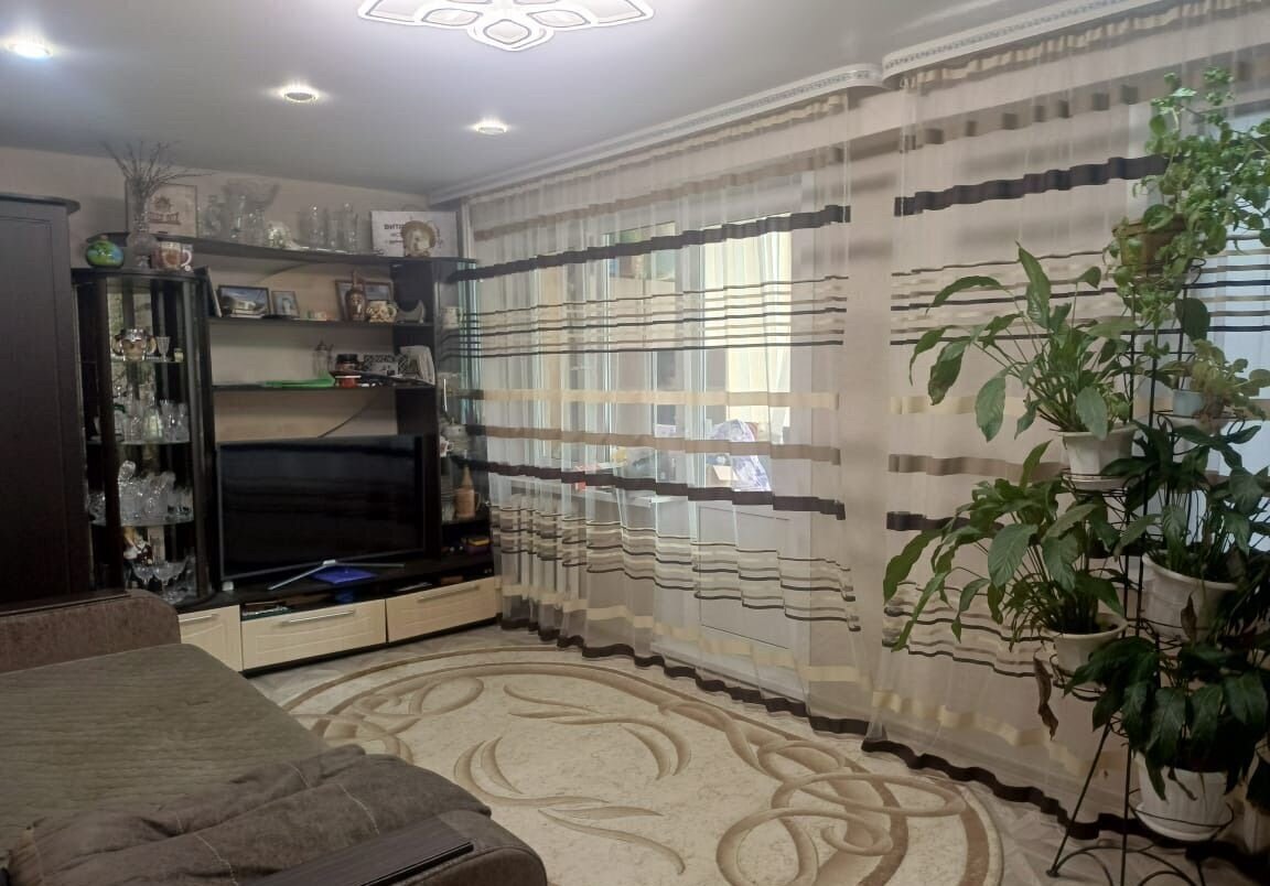 квартира г Саянск мкр Солнечный 6 фото 2