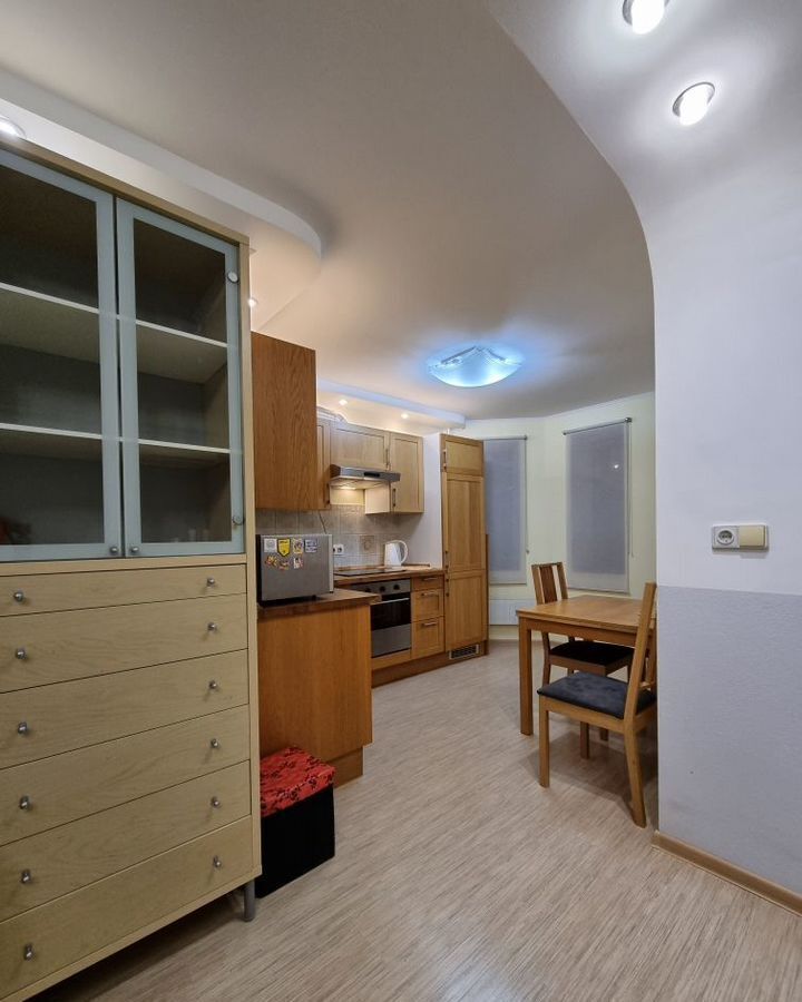 квартира г Тольятти р-н Автозаводский 16-й квартал б-р Цветной 10 фото 6
