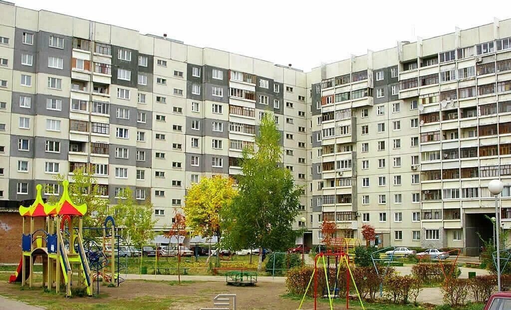 квартира г Тольятти р-н Автозаводский 17 квартал ул 70 лет Октября 13 фото 1