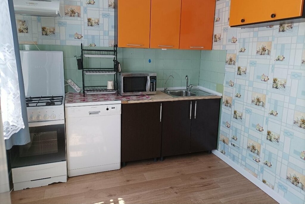 квартира г Балаково ул Братьев Захаровых 10 фото 3