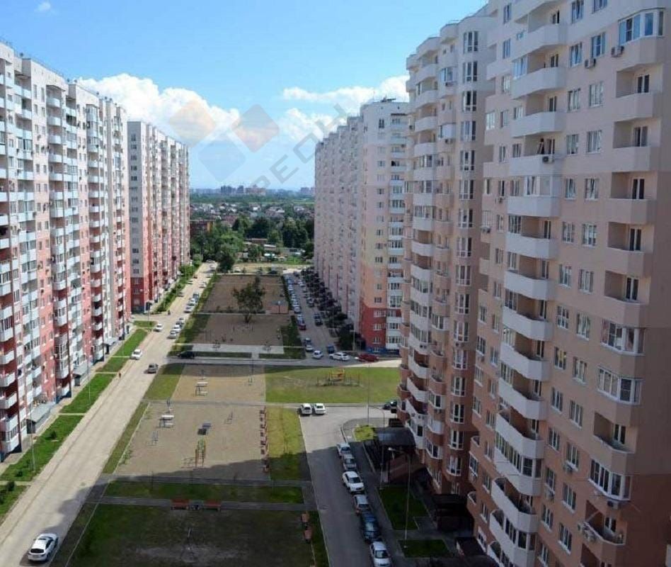 квартира г Краснодар ул им. Александра Покрышкина 2/1 фото 1