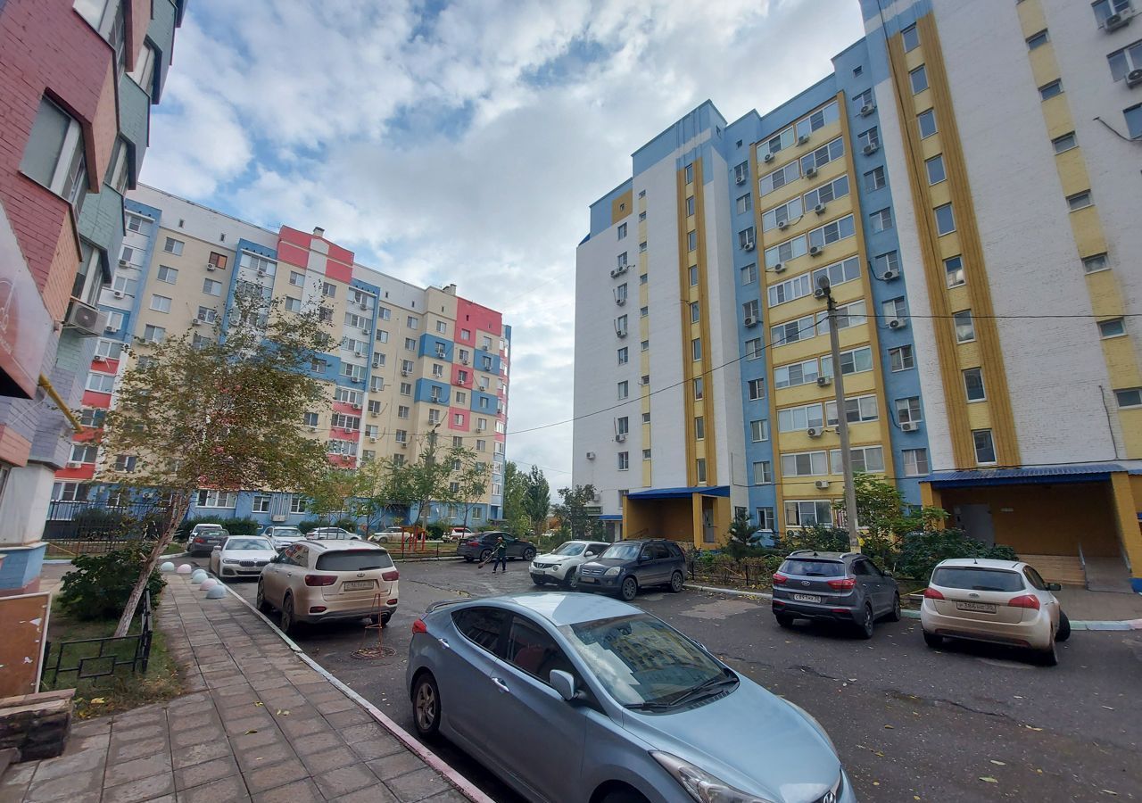 квартира г Астрахань р-н Советский ул Космонавтов 18к/2 фото 1