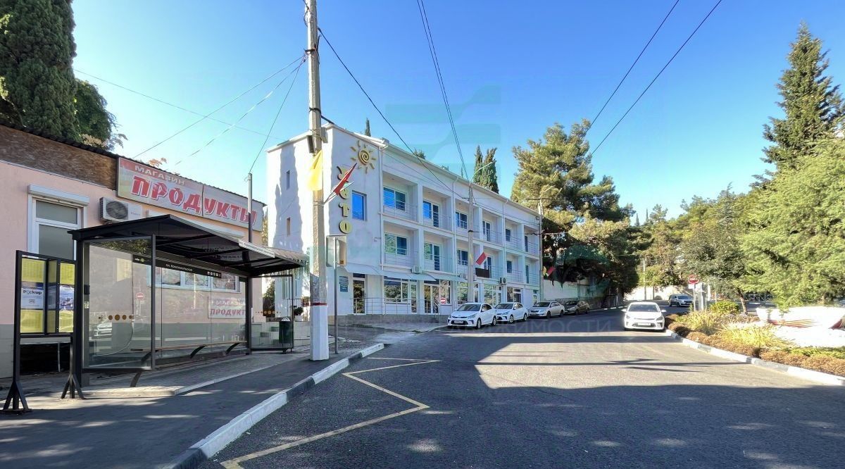 Продам торговое помещение на улице Комсомольской 1 в городе Алуште 6900000 руб база Олан ру объявление 105487207